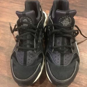 Women’s Nike Huarache